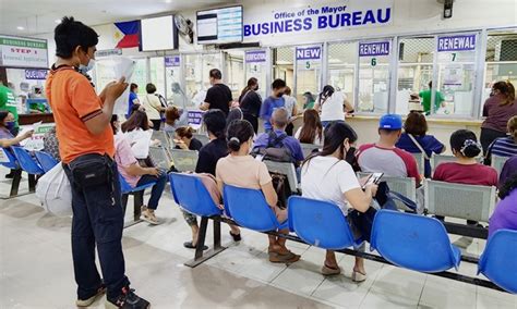 Business bureau extends operating hours .